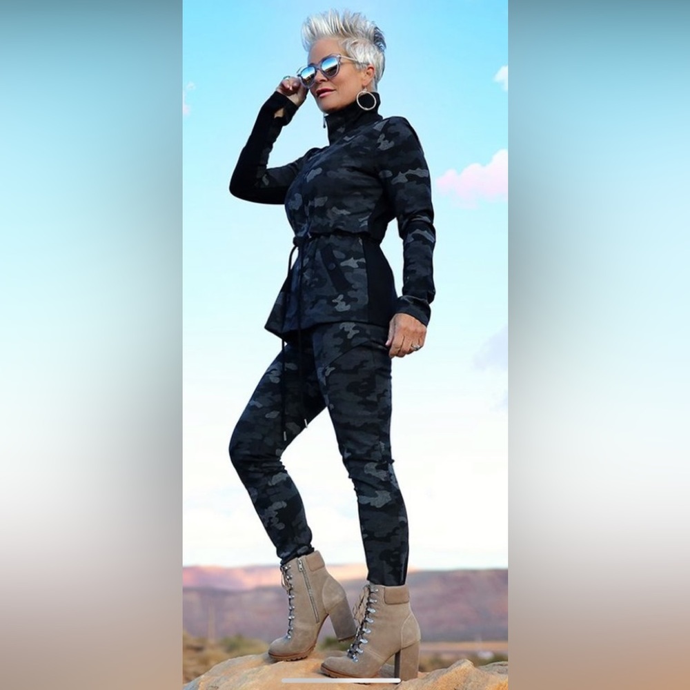 CAbi CAMOUFLAGE LEGGINGS